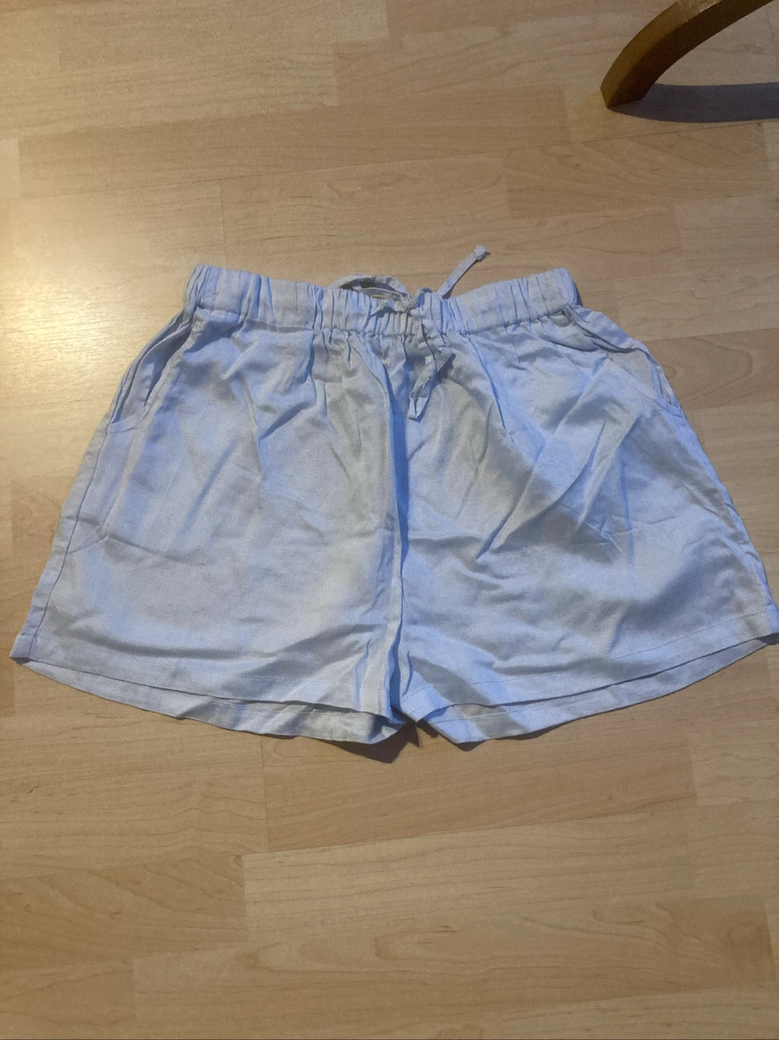 Très beau short taille 40